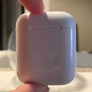 AirPod case only: has been used it is the real Apple case